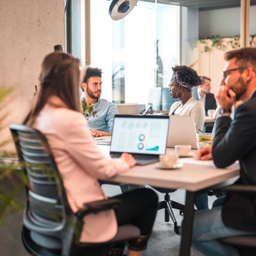 شركات دعاية وتسويق في الكويت لعام 2025: معايير وأساسيات الاختيار