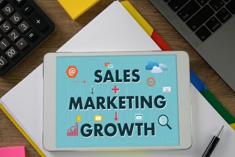 الفرق بين التسويق والمبيعات في السوق الكويتي